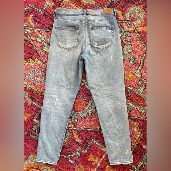 American Eagle Outfitters | Women’s Medium Blue Distressed Mom Jeans, size 4 - Picture 8 of 16